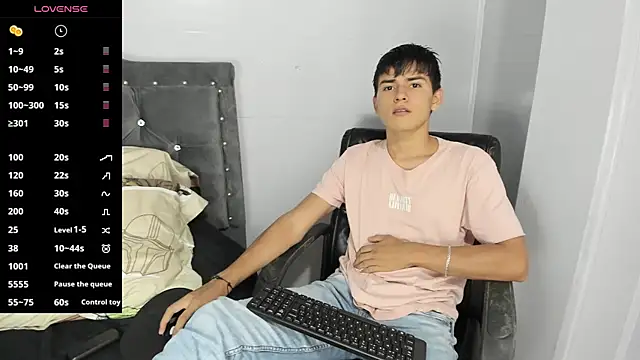 Snapshot of Jacobb_Lee chatting on March 15, 2025, 10:11 pm Jacobb Lee online show from March 15, 2025, 10:11 pm