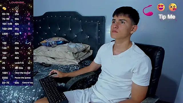 Snapshot of Jacobb_Lee chatting on September 16, 2025, 8:10 pm Jacobb Lee online show from September 16, 2025, 8:10 pm