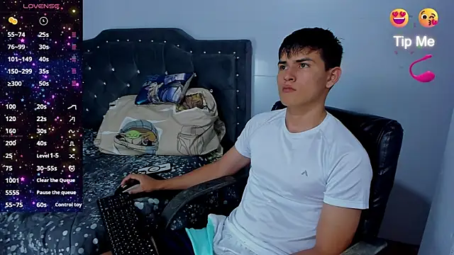 Snapshot of Jacobb_Lee chatting on October 4, 2025, 9:02 pm Jacobb Lee online show from October 4, 2025, 9:02 pm