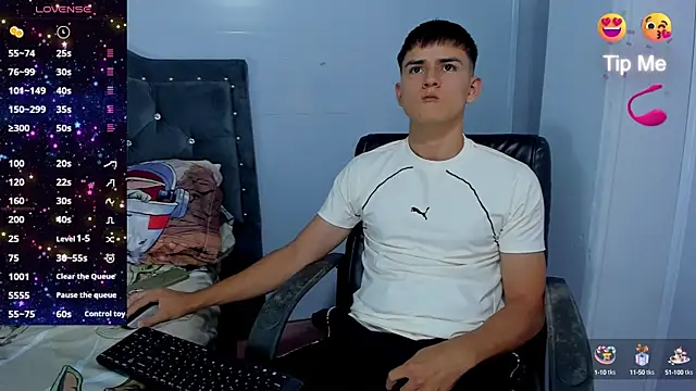 Snapshot of Jacobb_Lee chatting on October 24, 2025, 9:00 pm Jacobb Lee online show from October 24, 2025, 9:00 pm