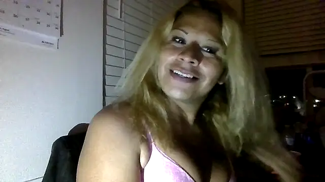 Snapshot of allissonw13 chatting on July 13, 2026, 6:16 am allissonw13 online show from July 13, 2026, 6:16 am