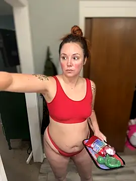 Snapshot of Blaze_Baby chatting on October 17, 2025, 1:46 pm Blaze Baby online show from October 17, 2025, 1:46 pm