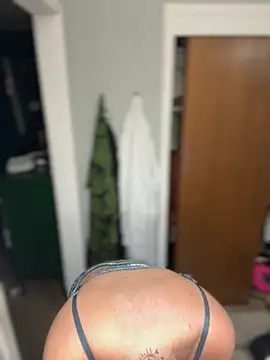 Snapshot of Blaze_Baby chatting on October 20, 2025, 2:39 pm Blaze Baby online show from October 20, 2025, 2:39 pm