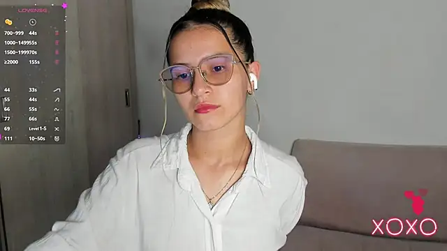 Lilacutte  online show from September 21, 2025, 5:09 am