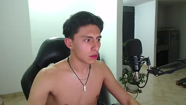 jay dimarco2 online show from September 12, 2025, 3:28 am