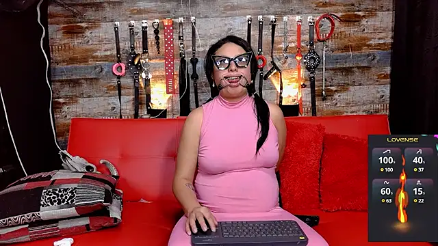 Snapshot of slave_Rubi chatting on December 16, 2024, 5:43 pm slave Rubi online show from December 16, 2024, 5:43 pm