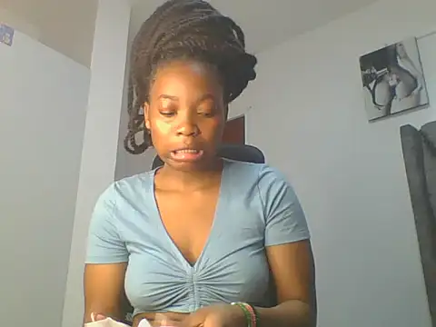 Snapshot of _Becky002 chatting on May 16, 2026, 10:12 am Becky002 online show from May 16, 2026, 10:12 am