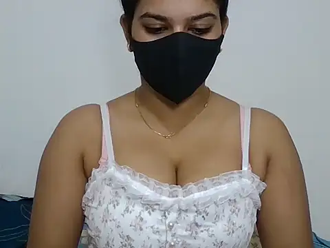 Snapshot of sparkling_queen chatting on March 9, 2025, 2:07 am sparkling queen online show from March 9, 2025, 2:07 am