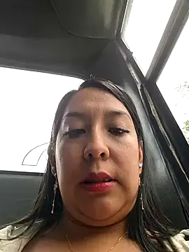 Snapshot of Bella_keny chatting on February 6, 2025, 2:15 pm Bella keny online show from February 6, 2025, 2:15 pm