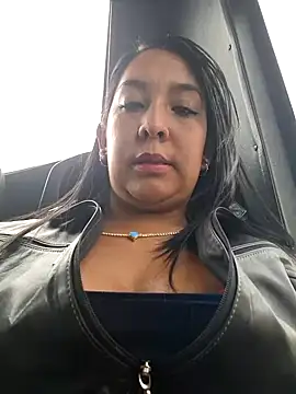 Snapshot of Bella_keny chatting on February 8, 2025, 5:08 pm Bella keny online show from February 8, 2025, 5:08 pm