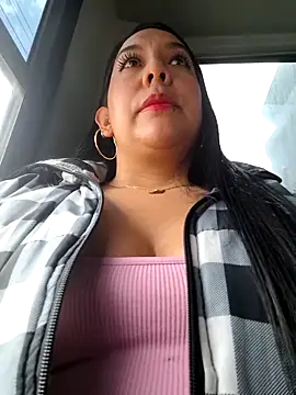 Snapshot of Bella_keny chatting on May 6, 2026, 2:22 pm Bella keny online show from May 6, 2026, 2:22 pm