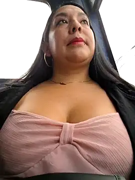 Snapshot of Bella_keny chatting on June 15, 2026, 7:05 pm Bella keny online show from June 15, 2026, 7:05 pm