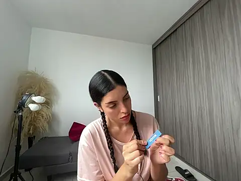 dakota le online show from May 29, 2026, 2:48 pm