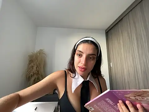 dakota le online show from June 19, 2026, 10:02 pm