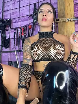 alexia aitanaa  online show from June 25, 2026, 2:55 am