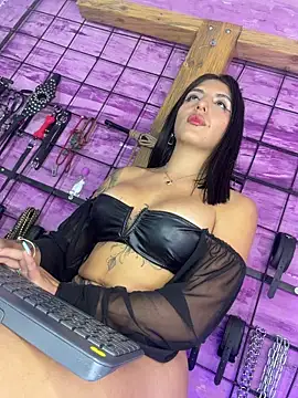 alexia aitanaa  online show from July 14, 2026, 10:21 am