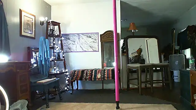 Genevieve143 online show from September 25, 2025, 11:19 pm