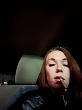 Genevieve143 online show from November 1, 2025, 4:25 am