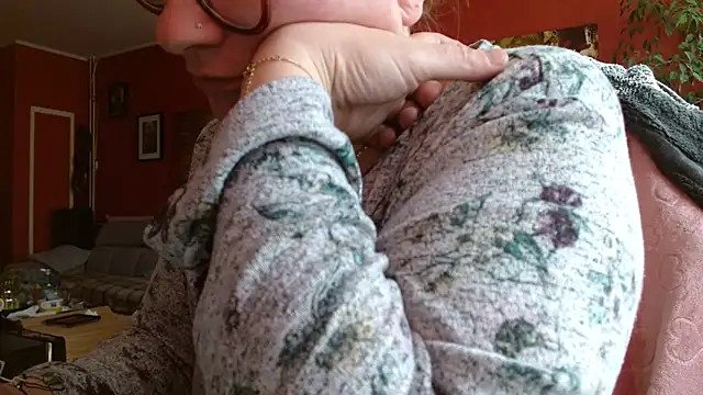 cruellaculdenfer67 online show from March 17, 2026, 9:34 am