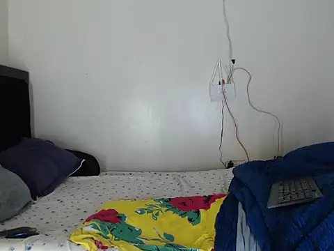 Snapshot of island_girls22 chatting on September 18, 2025, 1:13 pm island girls22 online show from September 18, 2025, 1:13 pm