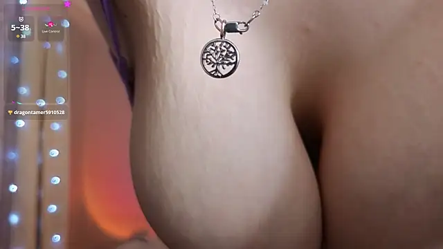 Snapshot of christy_memeow chatting on January 31, 2025, 9:37 pm christy memeow online show from January 31, 2025, 9:37 pm