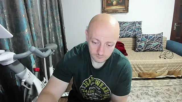 xxxWildxThoughtsxxx online show from October 6, 2025, 9:56 pm