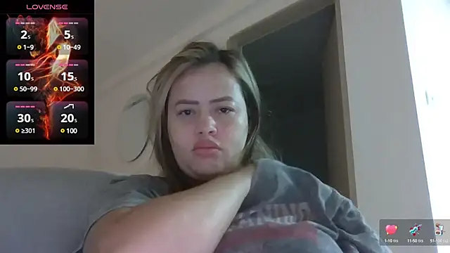 saramartinez1000 online show from March 1, 2025, 12:23 pm