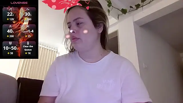 saramartinez1000 online show from September 14, 2025, 3:33 pm