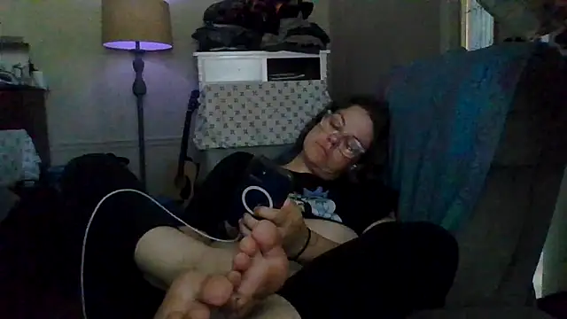 velvetta  online show from September 12, 2025, 3:23 pm