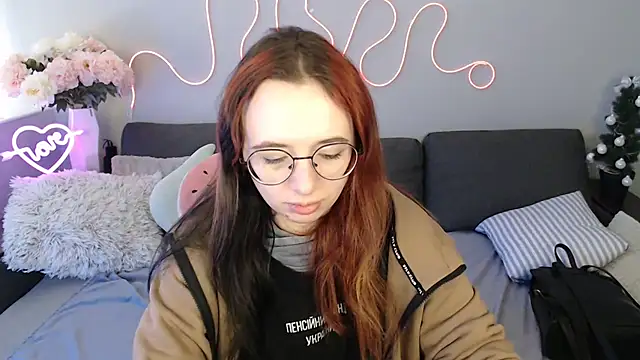 Mini Diva online show from February 1, 2026, 9:08 am