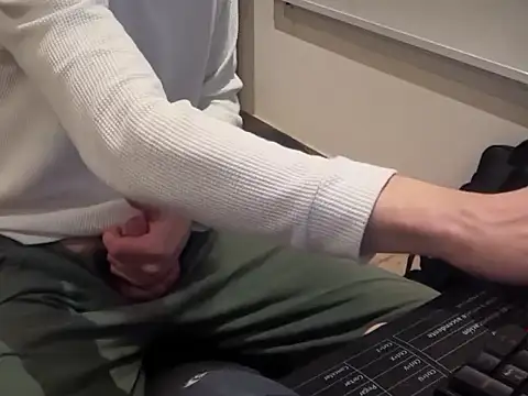 Snapshot of nicolaaaaas chatting on September 19, 2025, 9:11 am nicolaaaaas online show from September 19, 2025, 9:11 am