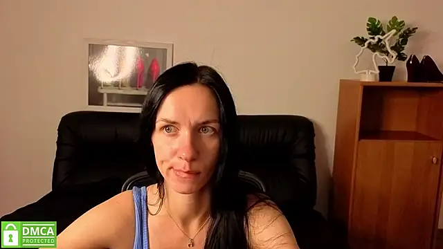 Snapshot of annakillianox chatting on July 13, 2026, 5:32 am annakillianox online show from July 13, 2026, 5:32 am