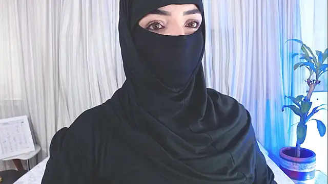 Uzra hayed online show from September 28, 2025, 2:33 pm