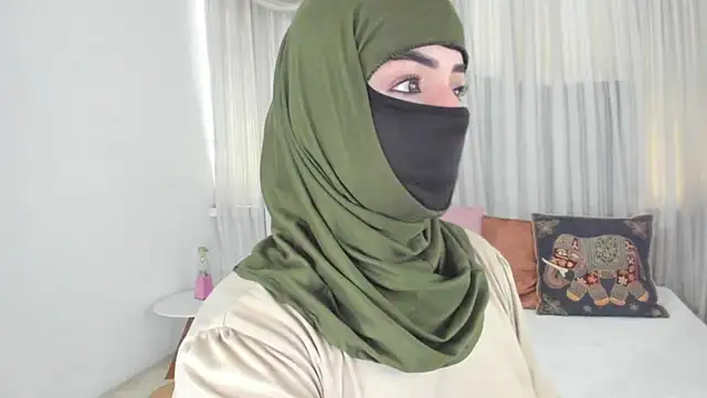 Uzra hayed online show from May 4, 2026, 1:29 pm