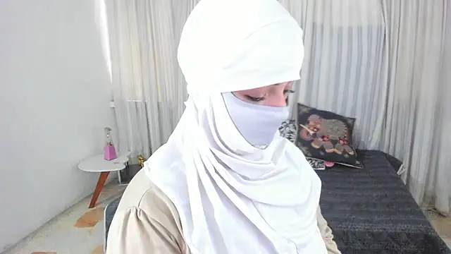 Snapshot of Uzra_hayed chatting on May 14, 2026, 2:13 pm Uzra hayed online show from May 14, 2026, 2:13 pm