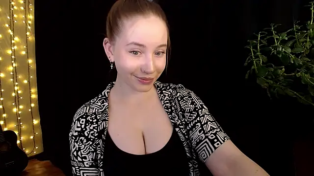 SindiWatsoon online show from September 14, 2025, 11:09 am