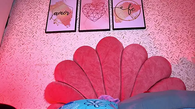 luly pink online show from June 18, 2026, 9:14 am