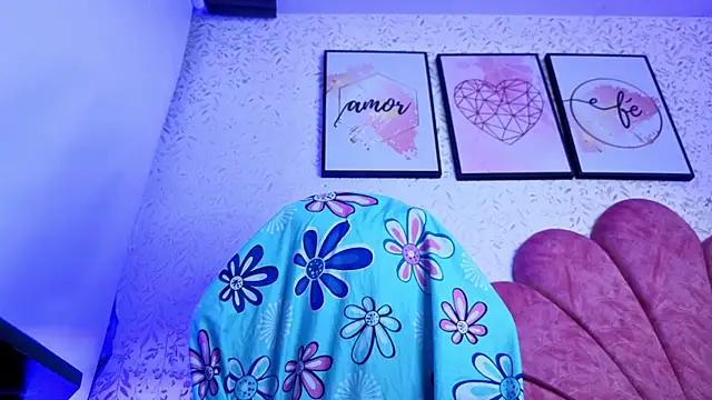 luly pink online show from July 9, 2026, 3:10 am