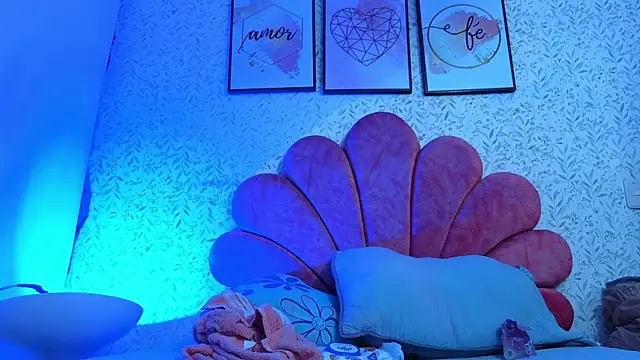 luly pink online show from July 30, 2026, 4:11 am