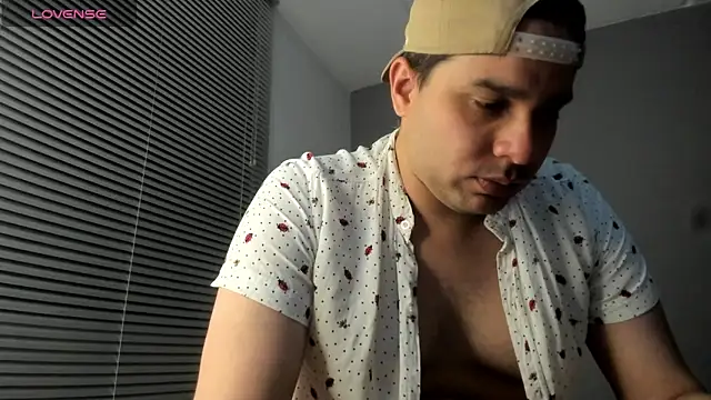 Latin boy surprisee online show from May 3, 2026, 12:38 am