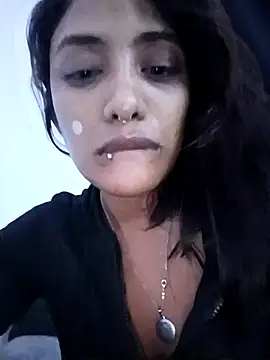 Snapshot of VictoireFeller chatting on December 5, 2025, 6:00 am VictoireFeller online show from December 5, 2025, 6:00 am