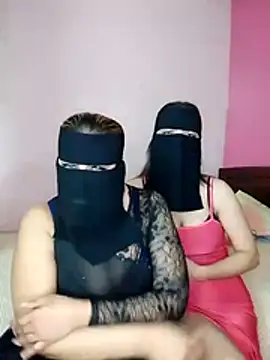 Snapshot of Meral1 chatting on December 14, 2025, 10:14 pm Meral1 online show from December 14, 2025, 10:14 pm