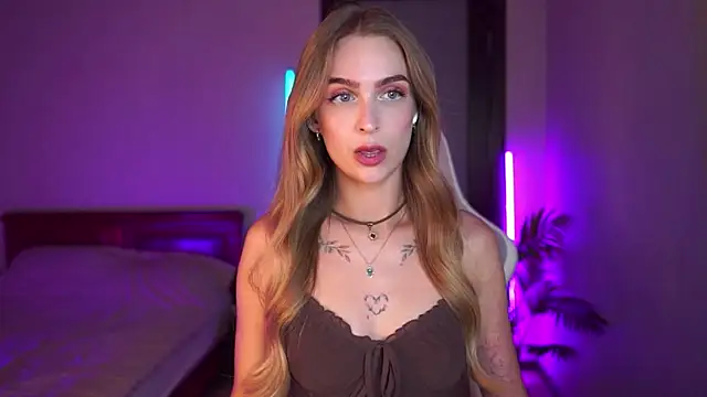 Kamila icee online show from September 10, 2025, 7:14 pm