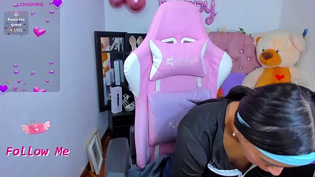 karla cute01 online show from October 12, 2025, 5:17 am