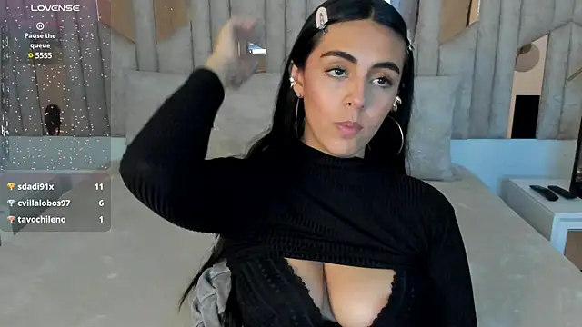 Snapshot of 1m_valery chatting on December 11, 2024, 3:37 pm 1m valery online show from December 11, 2024, 3:37 pm