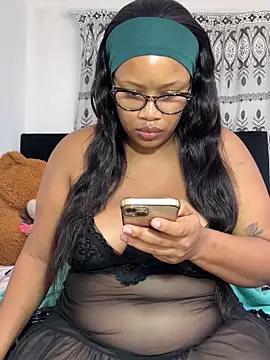 MimiCurves online show from April 29, 2026, 9:13 am