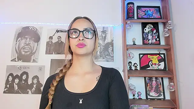 Snapshot of Meowlody chatting on October 8, 2025, 10:29 pm Meowlody online show from October 8, 2025, 10:29 pm