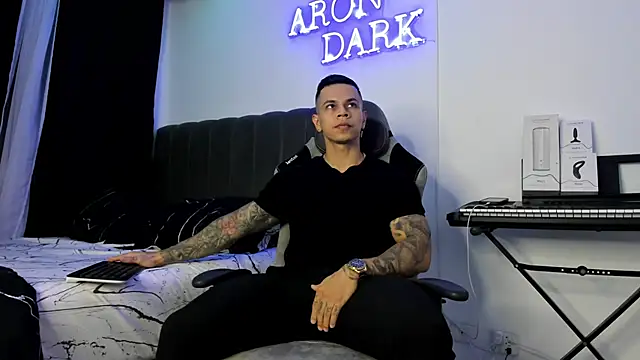 Snapshot of Aron_Dark chatting on January 10, 2025, 12:27 am Aron Dark online show from January 10, 2025, 12:27 am