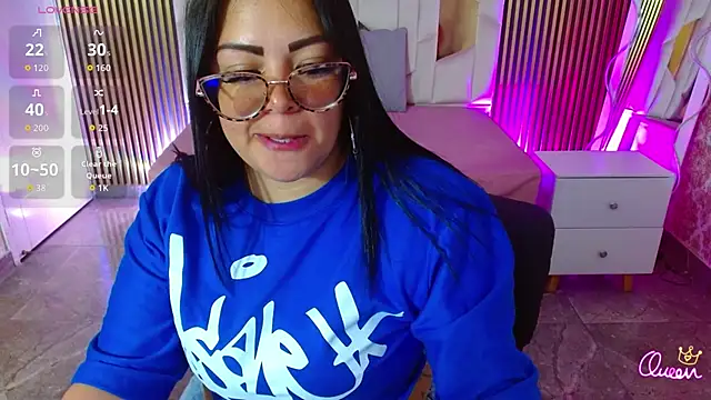 Snapshot of martinna_tay chatting on May 13, 2026, 3:26 am martinna tay online show from May 13, 2026, 3:26 am