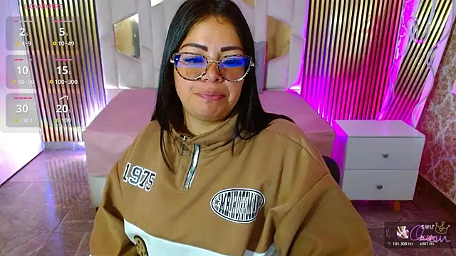 Snapshot of martinna_tay chatting on May 17, 2026, 3:26 am martinna tay online show from May 17, 2026, 3:26 am
